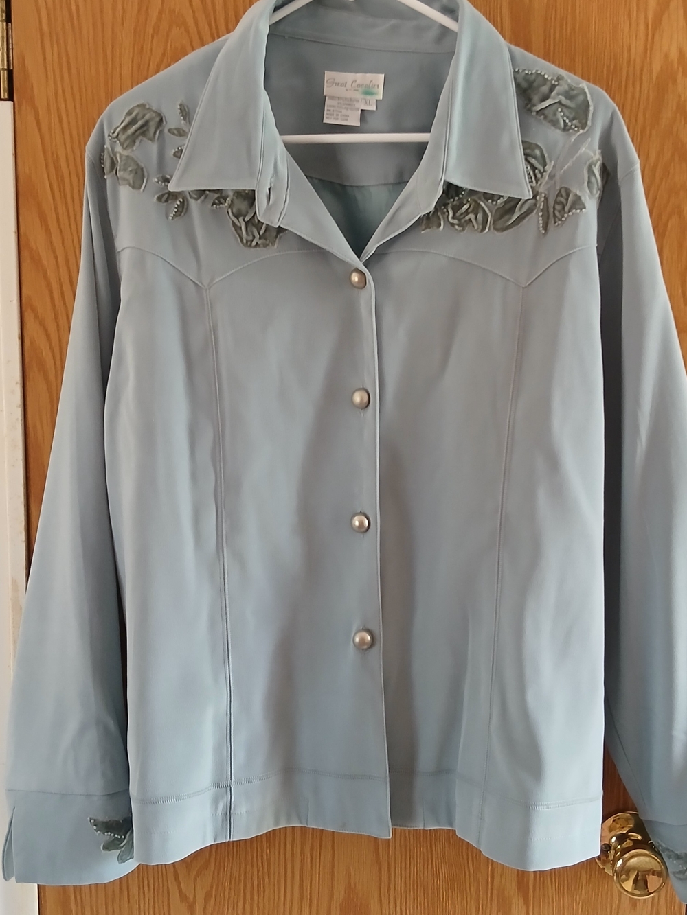 Great Cavalier Women's Light Blue Embroidered Button-Front Jacket